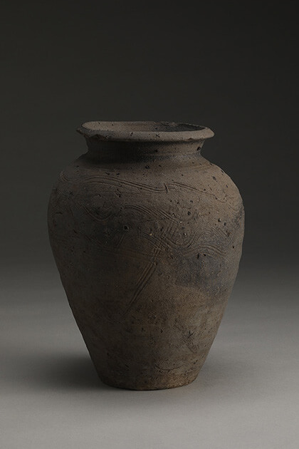 櫛目印花格子文壺 ｜ 珠洲焼 