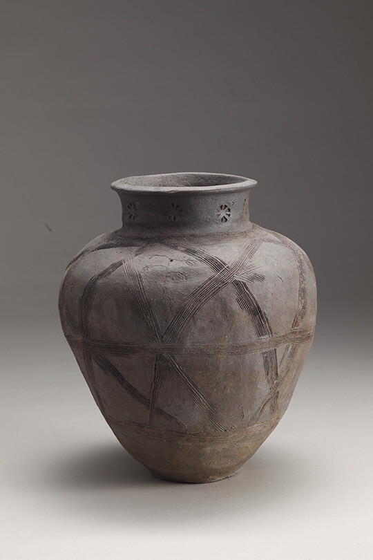 櫛目印花格子文壺 ｜ 珠洲焼 